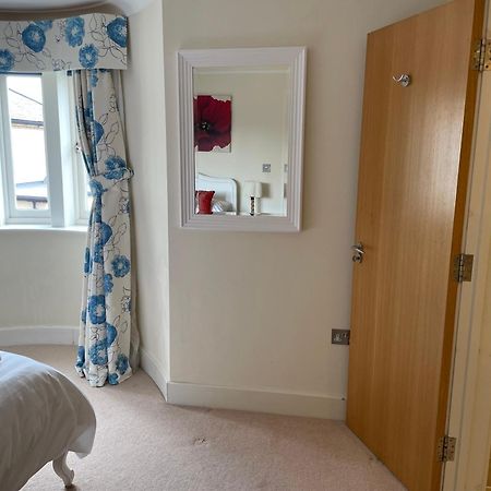 Top Floor En-Suite Double Bedrooms With Great View Of Windsor Castle & Free Parking Екстер'єр фото