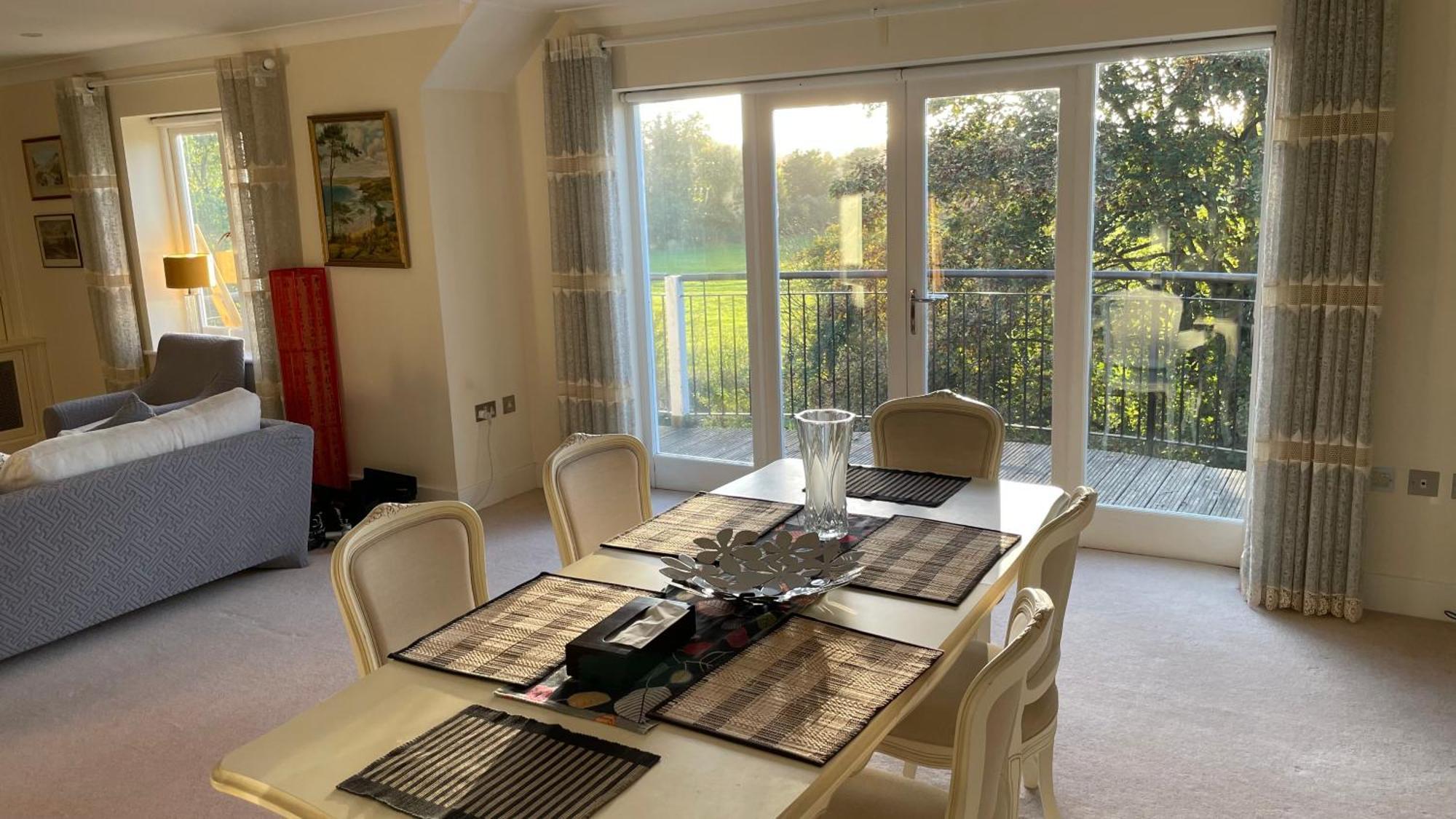 Top Floor En-Suite Double Bedrooms With Great View Of Windsor Castle & Free Parking Екстер'єр фото