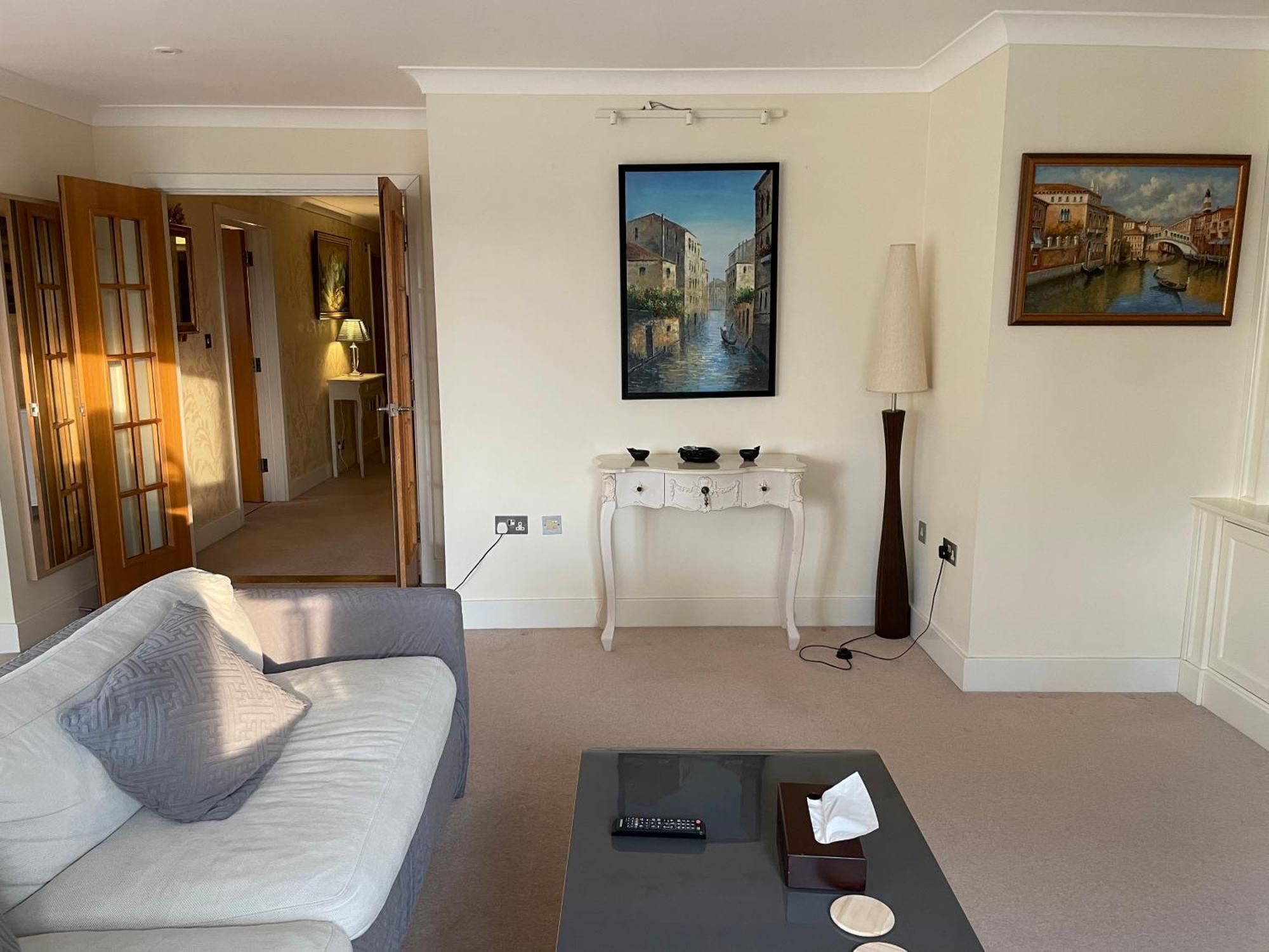 Top Floor En-Suite Double Bedrooms With Great View Of Windsor Castle & Free Parking Екстер'єр фото