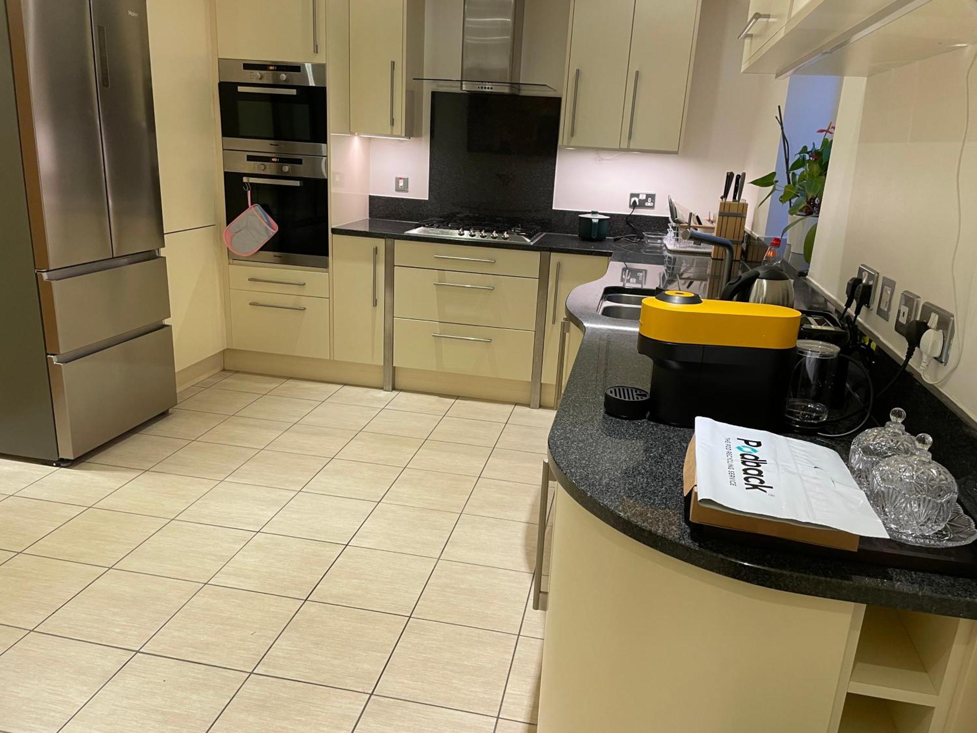 Top Floor En-Suite Double Bedrooms With Great View Of Windsor Castle & Free Parking Екстер'єр фото