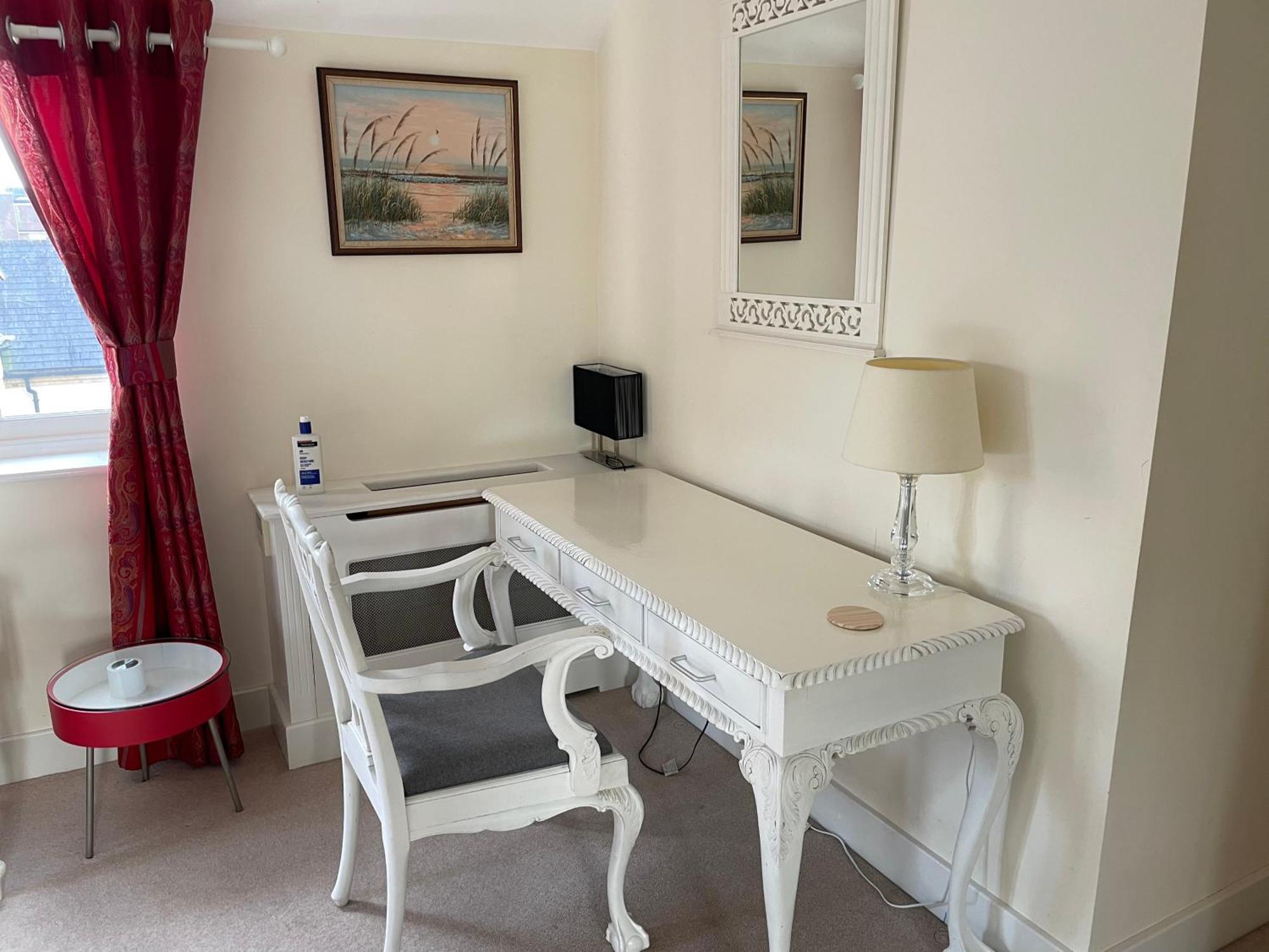 Top Floor En-Suite Double Bedrooms With Great View Of Windsor Castle & Free Parking Екстер'єр фото