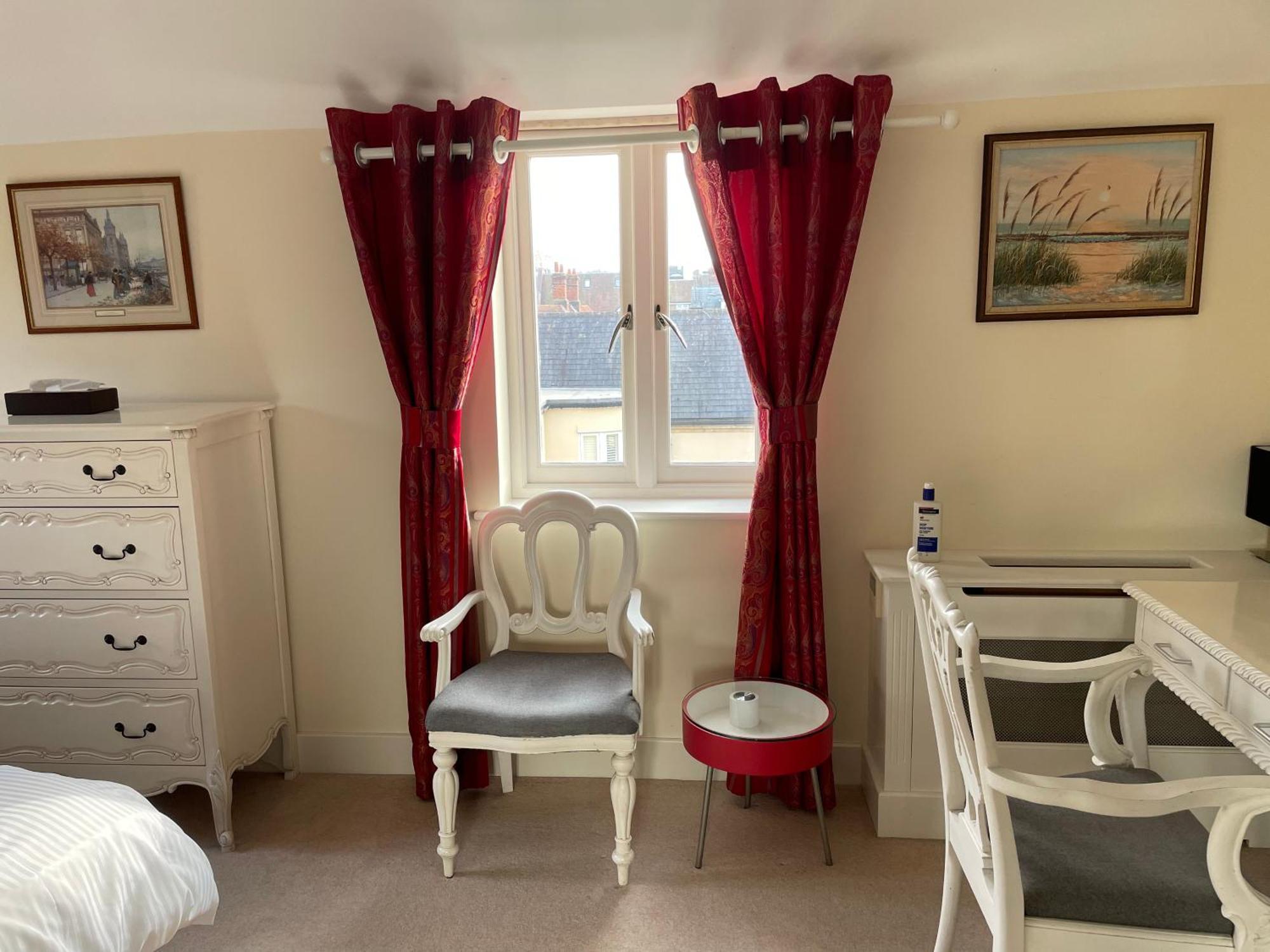 Top Floor En-Suite Double Bedrooms With Great View Of Windsor Castle & Free Parking Екстер'єр фото