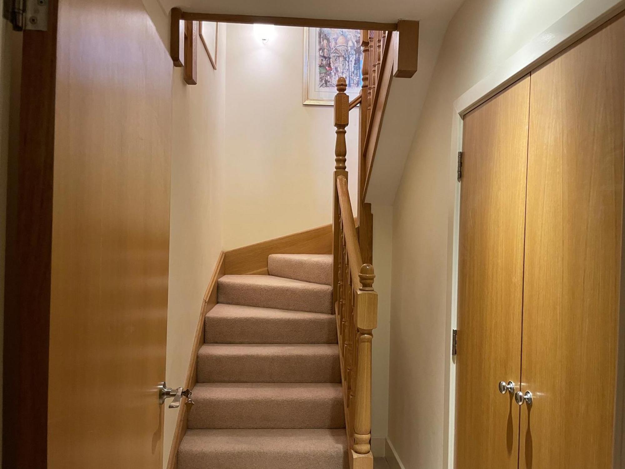 Top Floor En-Suite Double Bedrooms With Great View Of Windsor Castle & Free Parking Екстер'єр фото