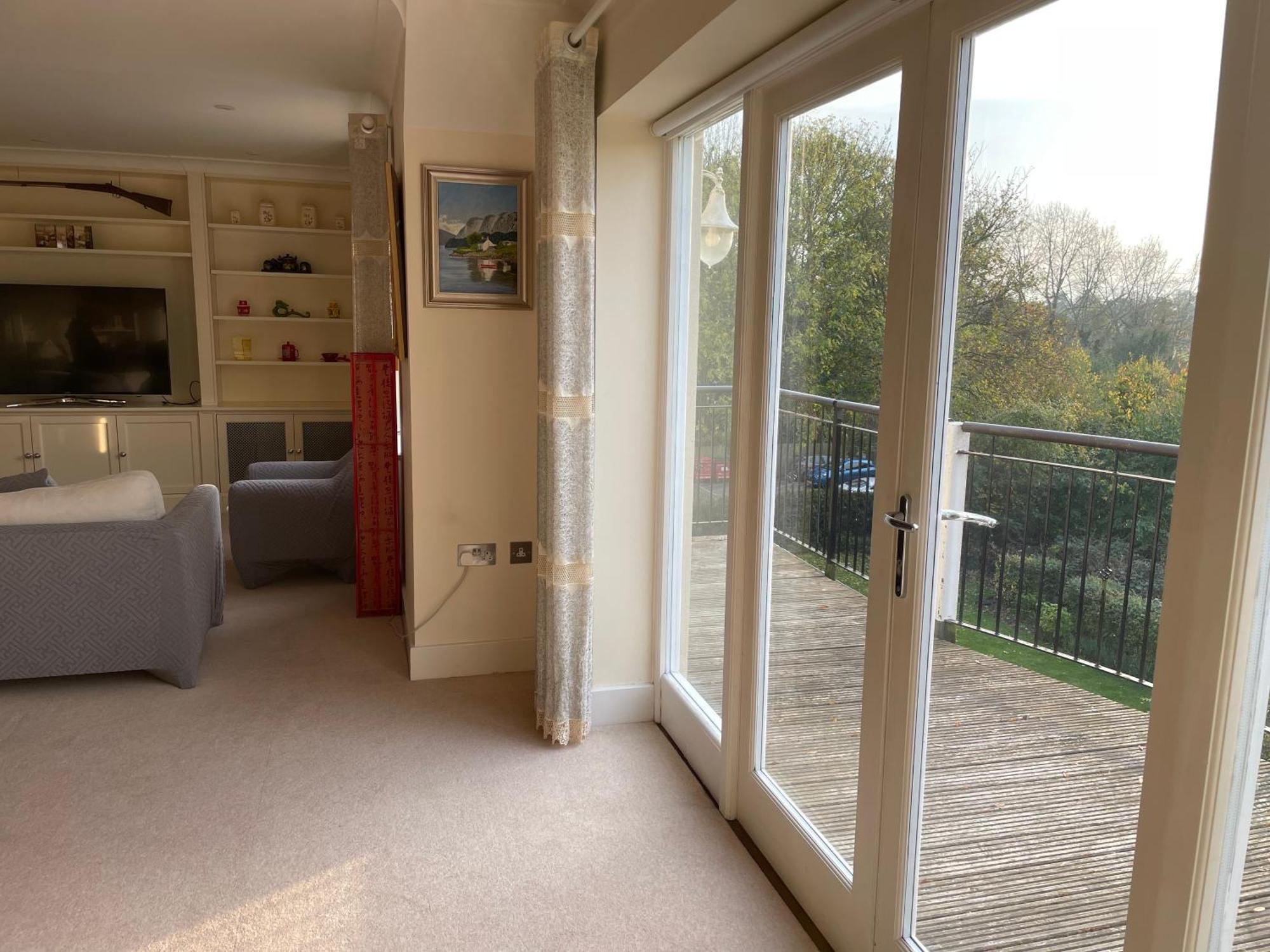 Top Floor En-Suite Double Bedrooms With Great View Of Windsor Castle & Free Parking Екстер'єр фото