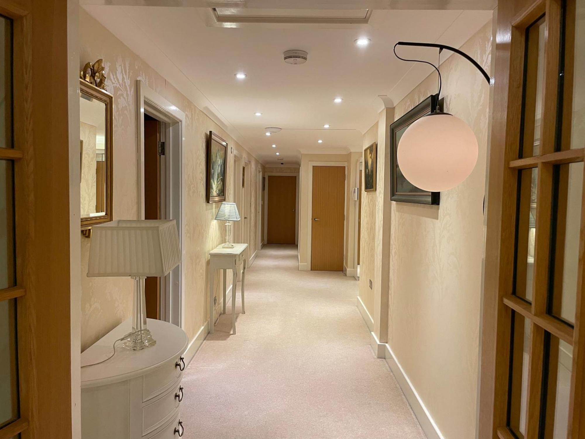 Top Floor En-Suite Double Bedrooms With Great View Of Windsor Castle & Free Parking Екстер'єр фото