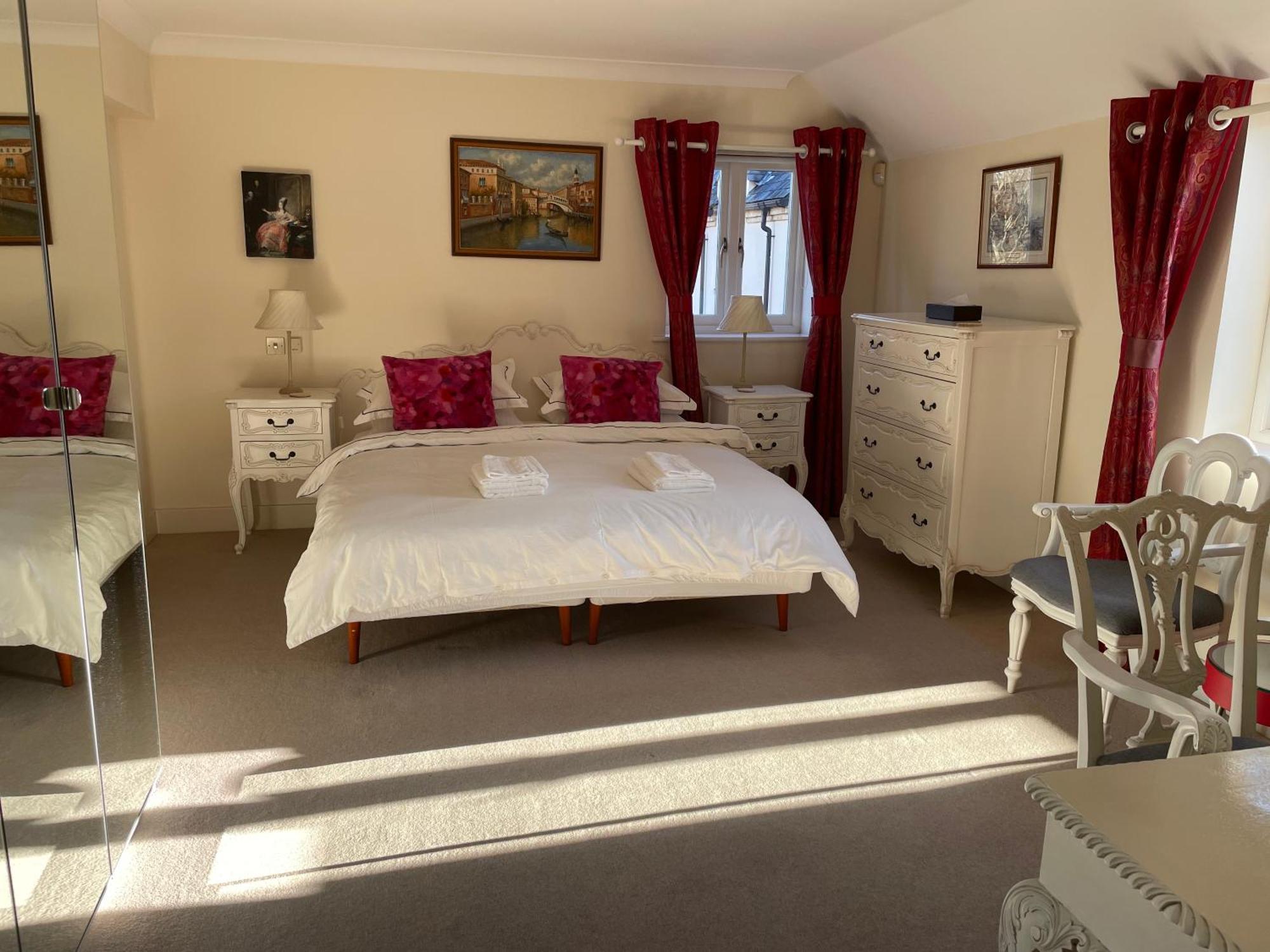 Top Floor En-Suite Double Bedrooms With Great View Of Windsor Castle & Free Parking Екстер'єр фото