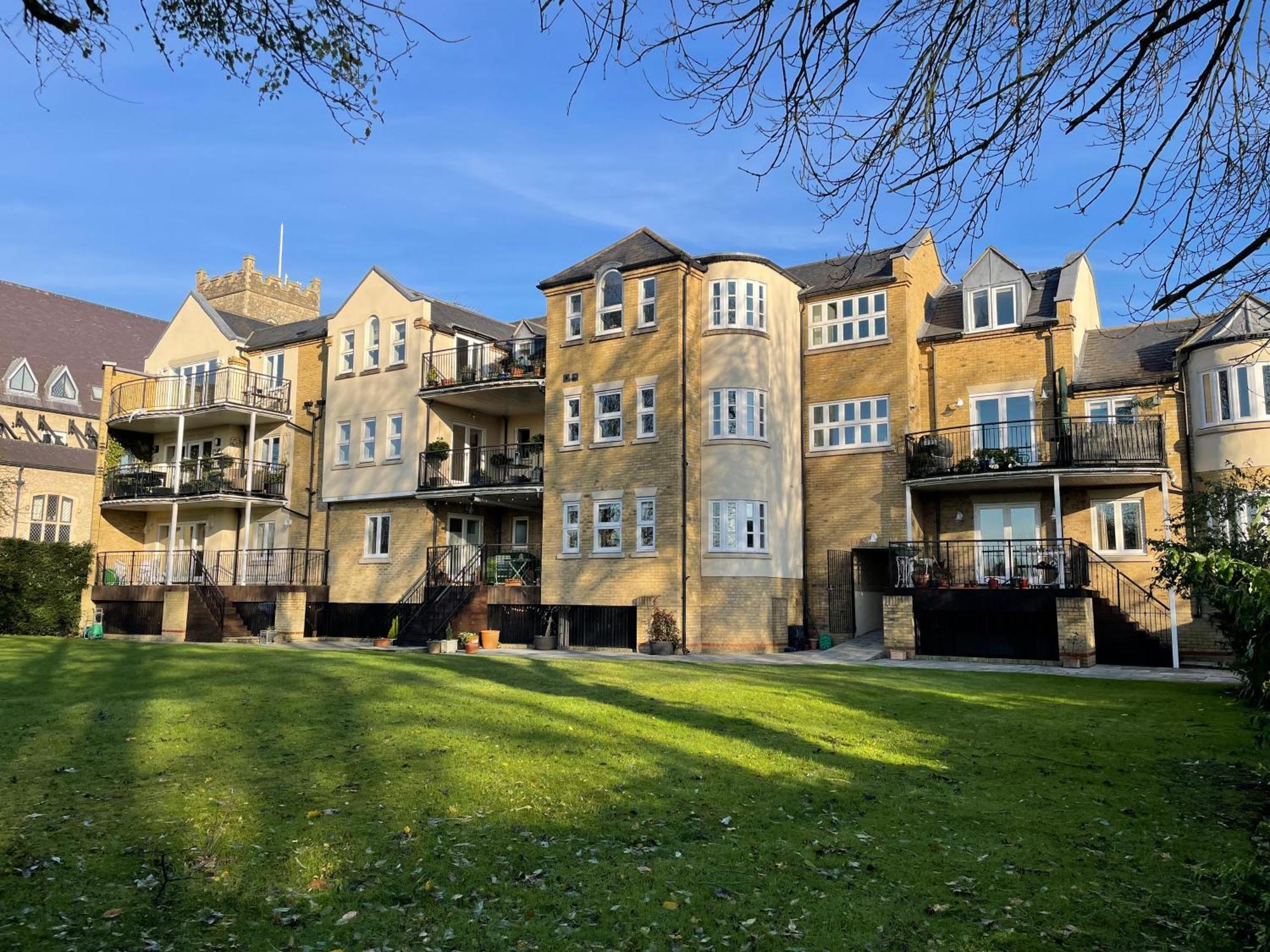 Top Floor En-Suite Double Bedrooms With Great View Of Windsor Castle & Free Parking Екстер'єр фото