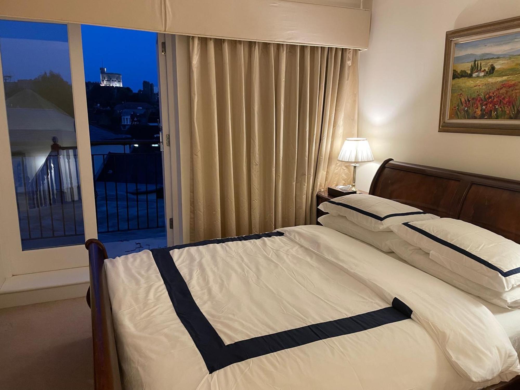 Top Floor En-Suite Double Bedrooms With Great View Of Windsor Castle & Free Parking Екстер'єр фото
