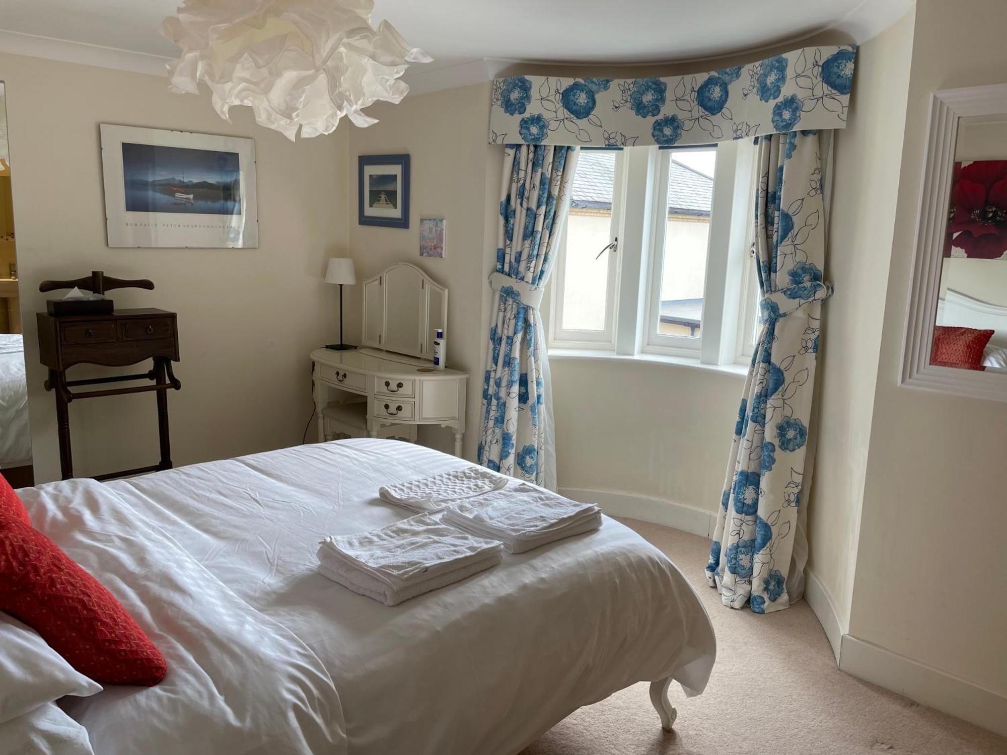 Top Floor En-Suite Double Bedrooms With Great View Of Windsor Castle & Free Parking Екстер'єр фото
